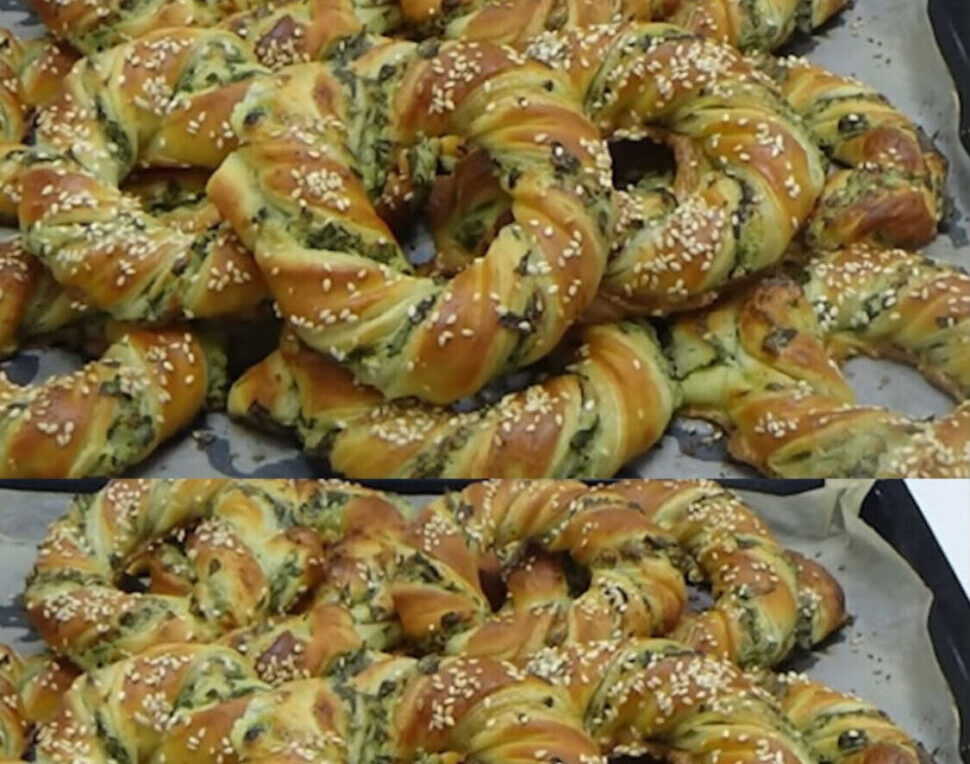 Αφράτα γεμιστά κουλουράκια με τυρί και σπανάκι: Εύκολη συνταγή που λιώνει