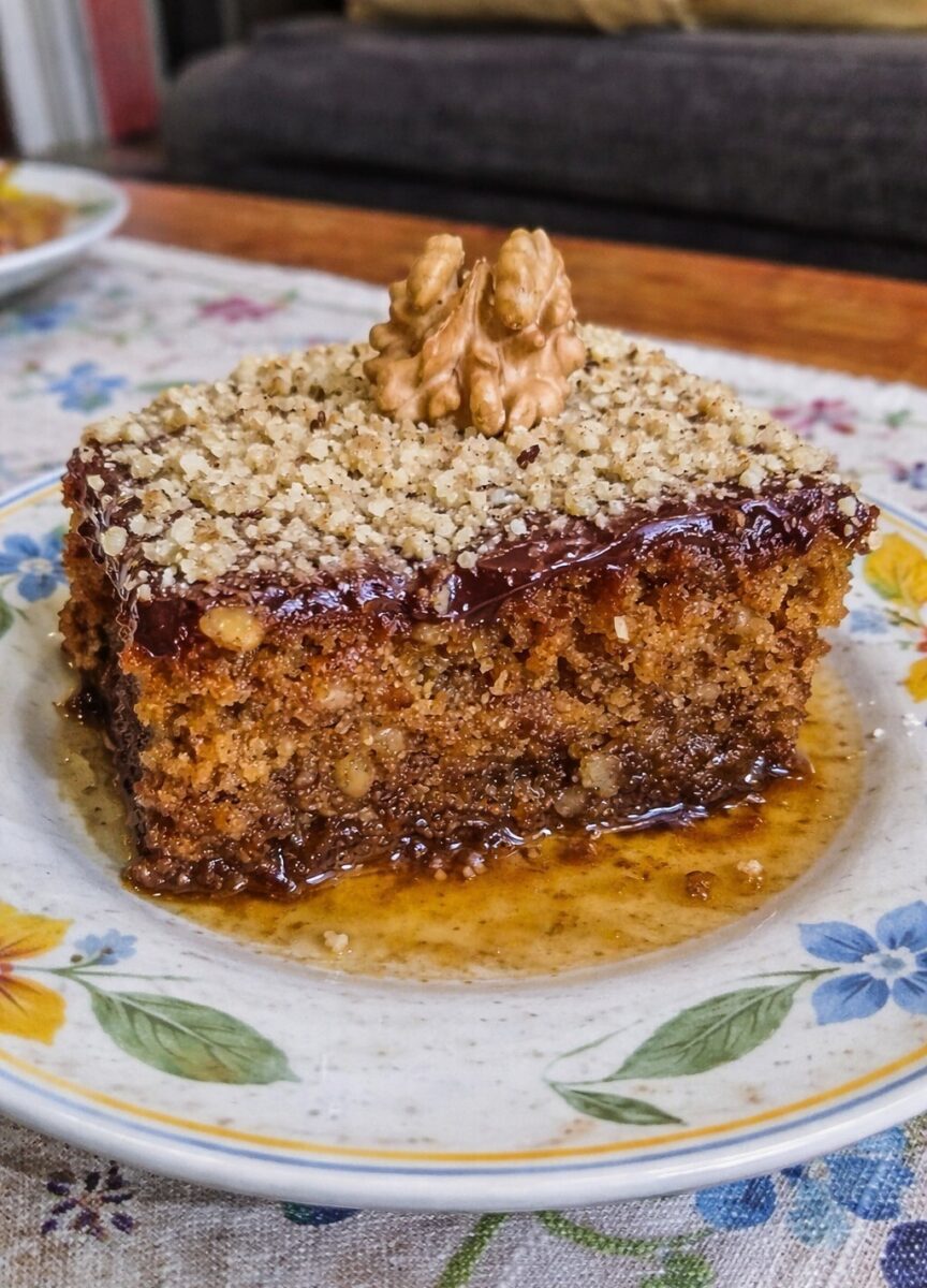 Η πιο ζουμερή καρυδόπιτα που θα φτιάξεις