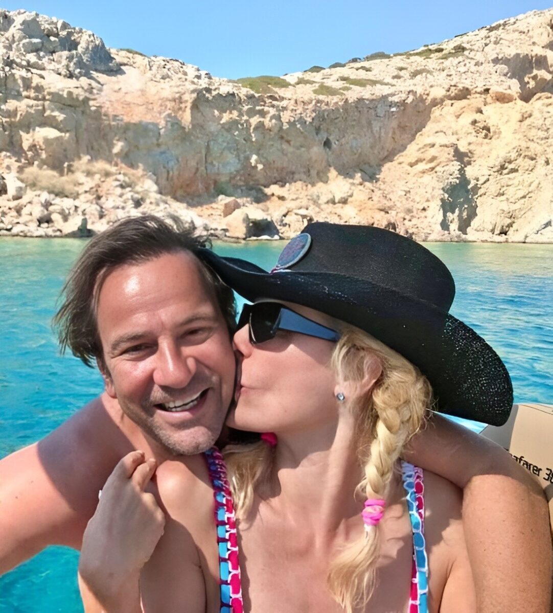 Μενεγάκη – Παντζόπουλος: Η πρώτη κοινή δημόσια εμφάνιση μετά τα δημοσιεύματα χωρισμού – Δείτε τις φωτογραφίες