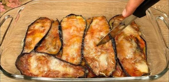 Μελιτζάνες στο φούρνο όπως τις έκανε η γιαγιά και έγιναν ανάρπαστες