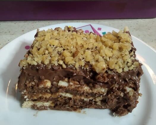 Γλυκό Ναπολέων με πτι μπερ – Το πανεύκολο γλυκό ψυγείου που γίνεται ανάρπαστο!