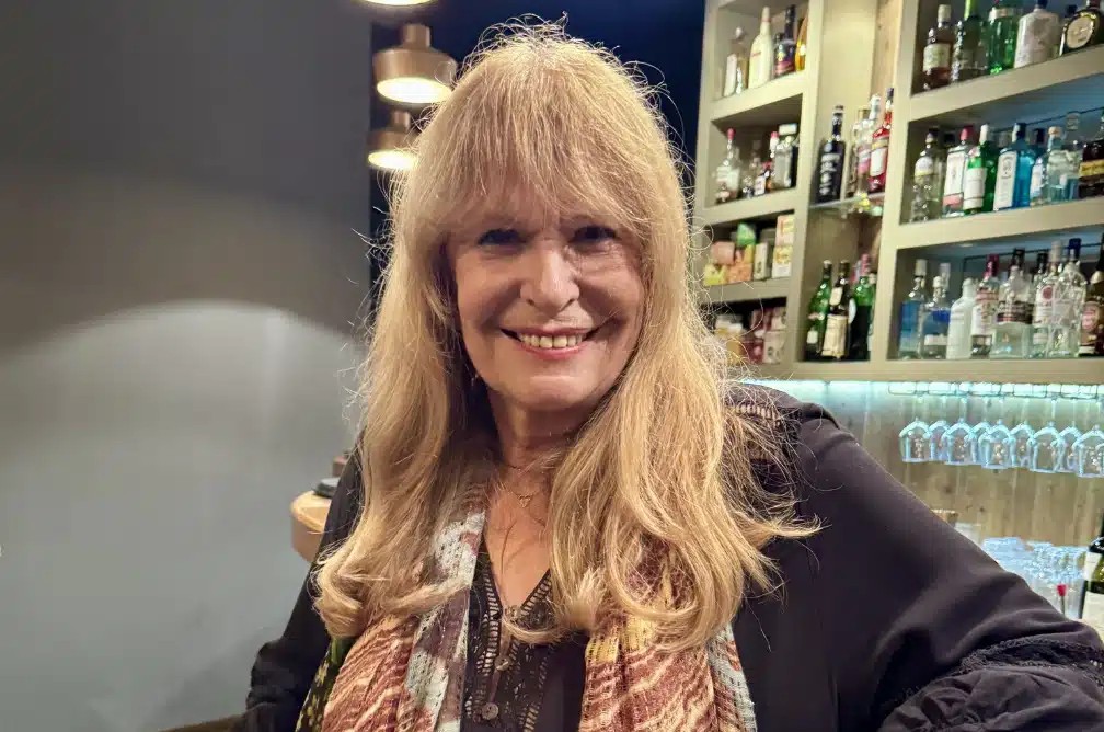 Αγαπημένη θρυλική 79χρονη Ελληνίδα σε σπάνια χθεσινή εμφάνιση της