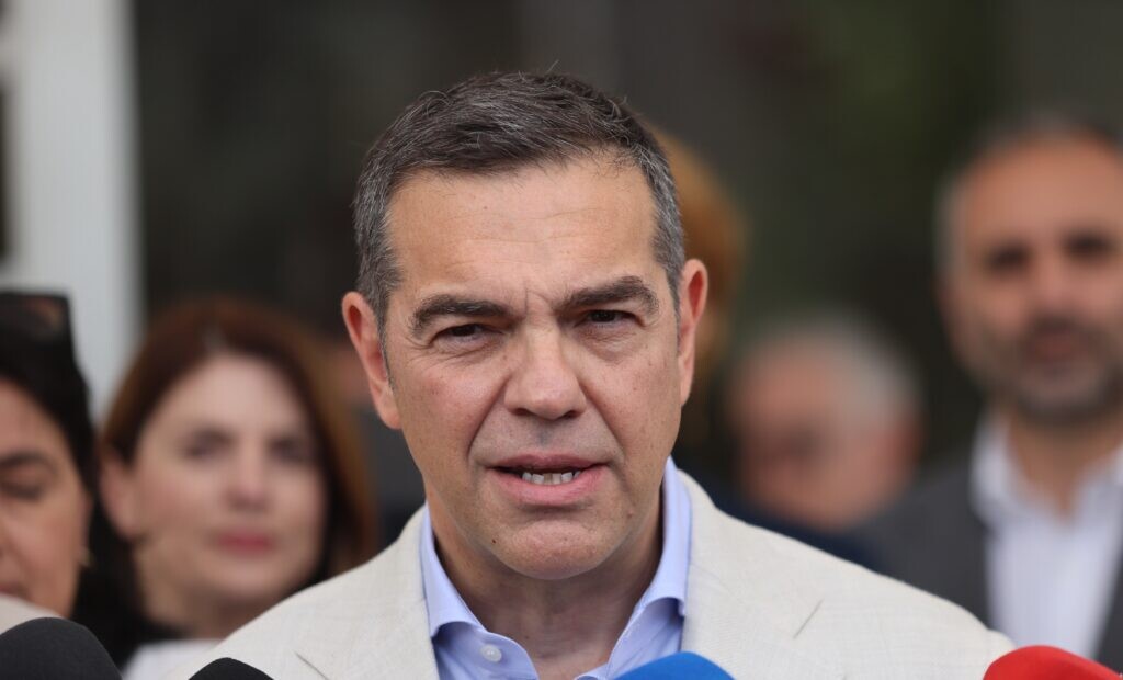 Έκανε κίνηση-ματ, πάει για πρωτιά: Δεν την ξαναπατάει με νέο… Βαρουφάκη ο Τσίπρας!