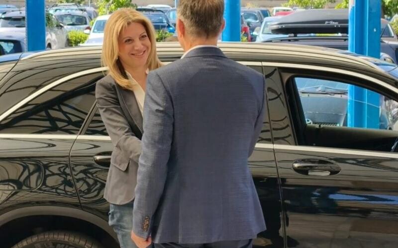 Σάλος με το θηριώδες SUV που μετακινείται η Μαρία Καρυστιανού – Ποιος ο ιδιοκτήτης