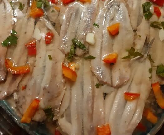 Γαύρος μαρινάτος… ο μεζές που δεν λείπει ποτέ από το ψυγείο