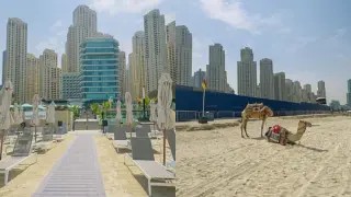 Το Ντουμπάι θυμίζει «πόλη-φάντασμα»: Έρημες παραλίες και ουρανοξύστες υπό το βλέμμα των drones