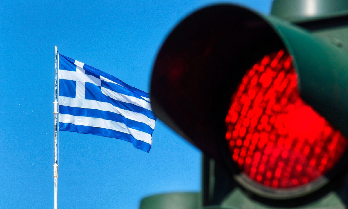 Ανατροπή με το πορτοκαλί φανάρι: Η αλλαγή στον νέο ΚΟΚ για τους οδηγούς