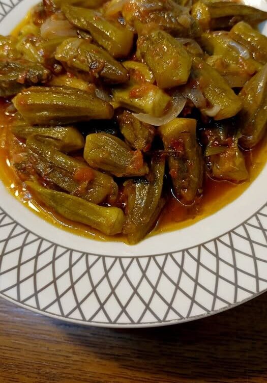 Μπάμιες λαδερές: Το μυστικό για να γίνουν νόστιμες χωρίς γλίτσα