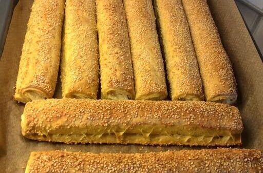 Με 3 υλικά έφτιαξα μπαστουνάκια σφολιάτας με τυρί