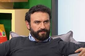 «Κάγκελο» οι τηλεθεατές: Ο γιος του Μελέτη Ηλία μπήκε στο «Το Σόι Σου» και ενώ είναι φωτοτυπία του πατέρα του δεν τον κατάλαβε κανείς