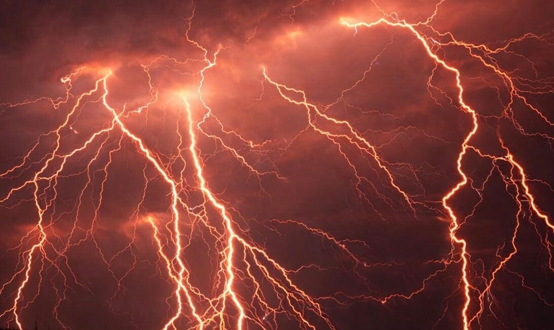 Έρχεται ακραία και επικίνδυνη καταιγίδα 48 ωρών – Οι 9 περιοχές που είναι στο «κόκκινο»