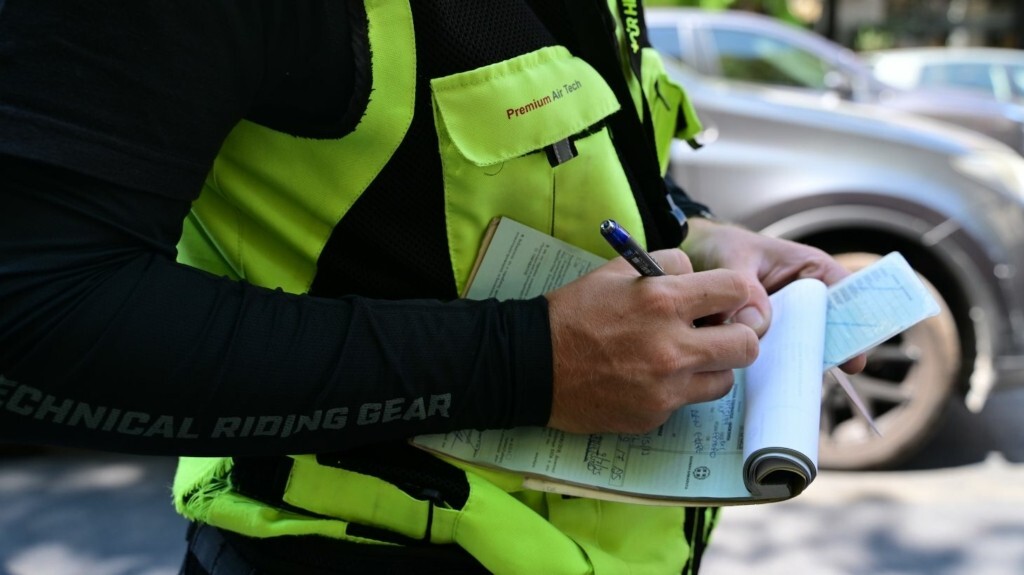 Νέος ΚΟΚ: Αυτό είναι το πρόστιμο των 750 ευρώ που πληρώνουν οδηγός και επιβάτες