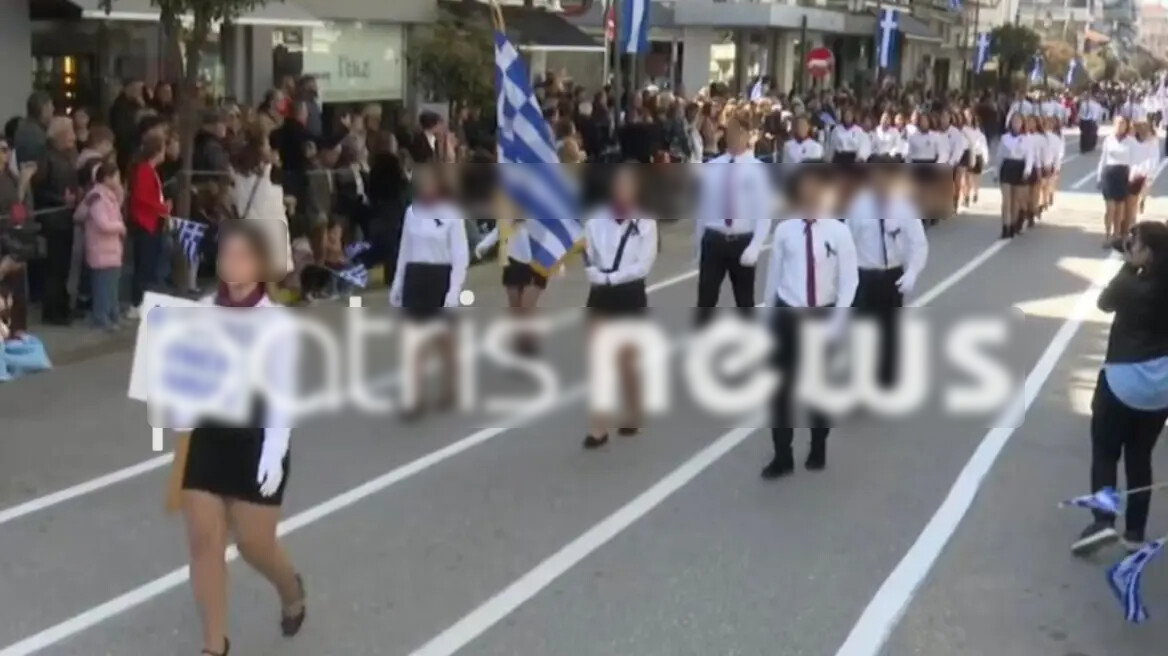 Ράγισαν καρδιές στην παρέλαση του Πύργου: Οι συγκινητική εικόνα που έκανε όλους να δακρύσουν