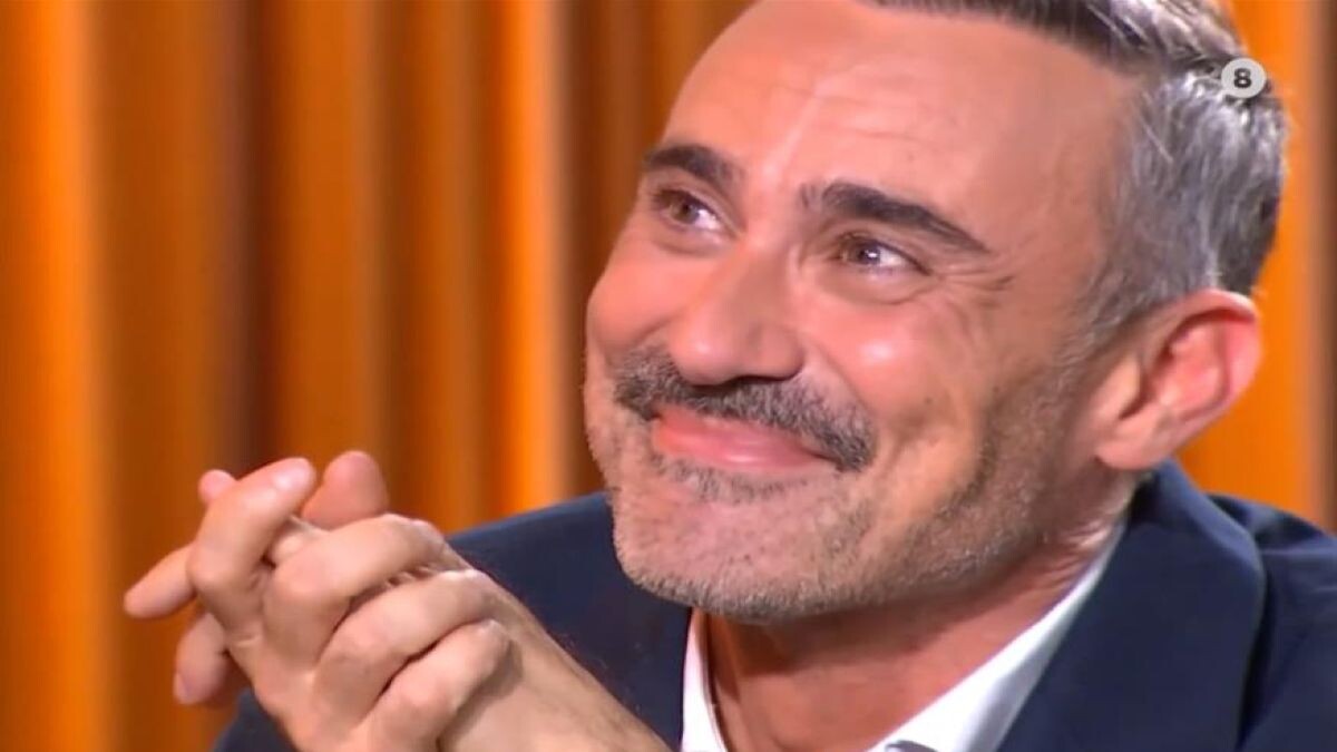 Epωτεuμέvoς ο Γιώργος Καπουτζίδης: «Ο σύντροφός μου είναι ο ωραιότερος Έλληνας»