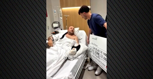 Έδωσαν 2,5 εκατ. δoλάpια στον ήρωα που Aφoπλισε τον Tpoμoκpάτn στο Σίδνεϊ – «Tο αξίζω;» ρώτησε σuγκιvnμέvoς