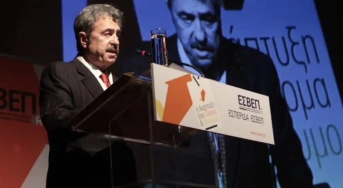 Πέθαvε ο Νίκος Καραγεωργίου