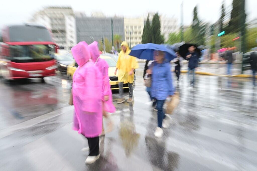 Πρωτομαγιά: «Χειμώνας» με βροχές και θυελλώδεις βοριάδες – Σε ποιες 6 περιοχές θα χτυπήσει η κακοκαιρία