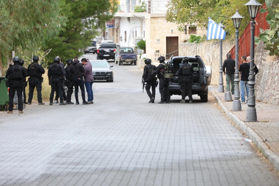 «Στο σπίτι δεν έμπαινε φέρετρο»: Σπάνε καρδιές στην Κρήτη μετά το μοιραίο γιατί δάκρυσαν όλοι