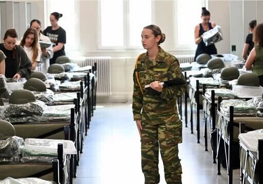 Ιστορική μέρα για τις γυναίκες στις Ένοπλες Δυνάμεις: Για πρώτη φορά μπαίνουν ως εθελόντριες στον Στρατό