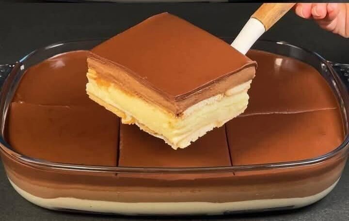 Γλυκό ψυγείου με σοκολάτα και κρέμα – Εύκολο χωρίς ψήσιμο