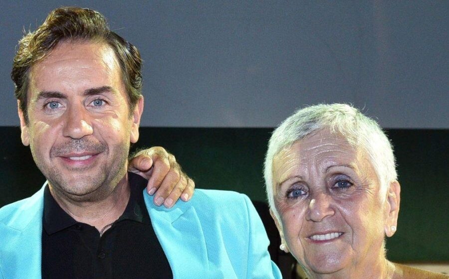 Μαζωνάκης: Κατέρρευσε η μητέρα του τη στιγμή που έμαθε για τον θάνατό του – Σκηνές οδύνης στο Ελπίς