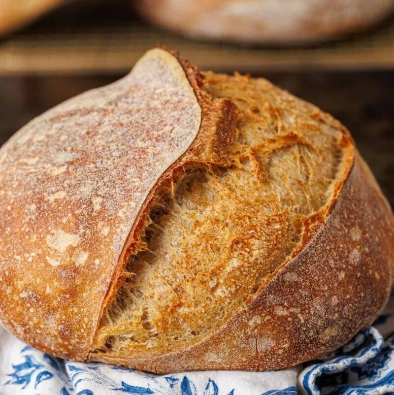 Ψωμί με προζύμι εύκολο – Τραγανή κόρα και αφράτο εσωτερικό