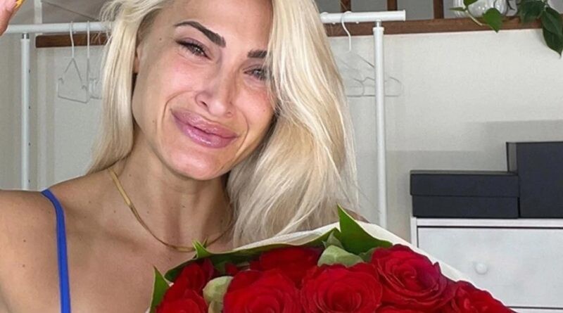 Τρισευτυχισμένη η Τούνη με τον σύντροφό της: Ανακοίνωσε τα ευχάριστα και όλοι τους εύχονται