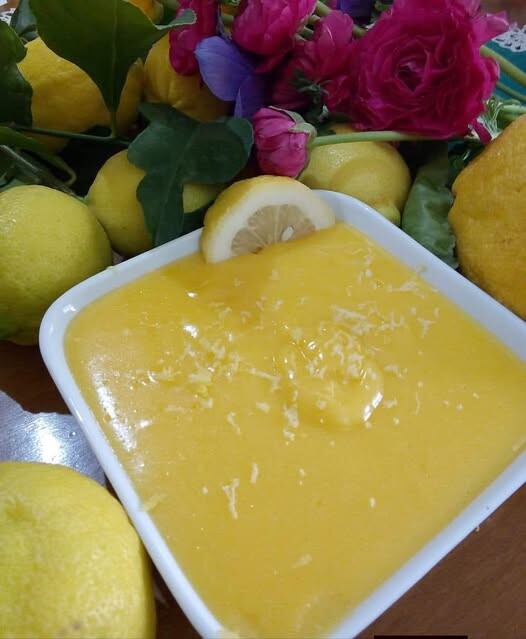 Αυτή η κρέμα λεμονιού τρώγεται και με το κουτάλι