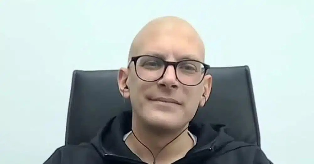 «Χειρουργήθηκα Τετάρτη, τη Δευτέρα ήμουν στο γραφείο», τι λέει ο δήμαρχος Αη Στράτη για τη μάχη με τον καρκίνο