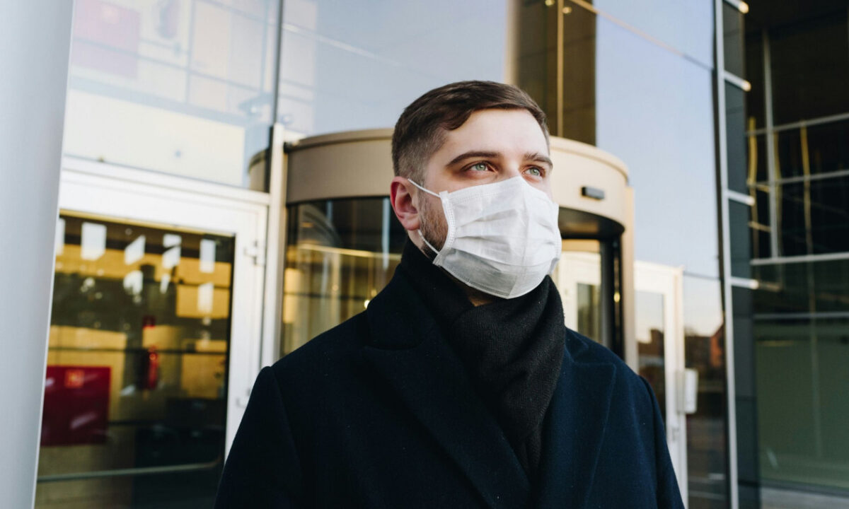 EKTAKTO MOΛΙΣ ΑΝΑΚΟΙΝΩΘΗΚΕ: Συστάσεις για μάσκες εξαιτίας της γρίπης