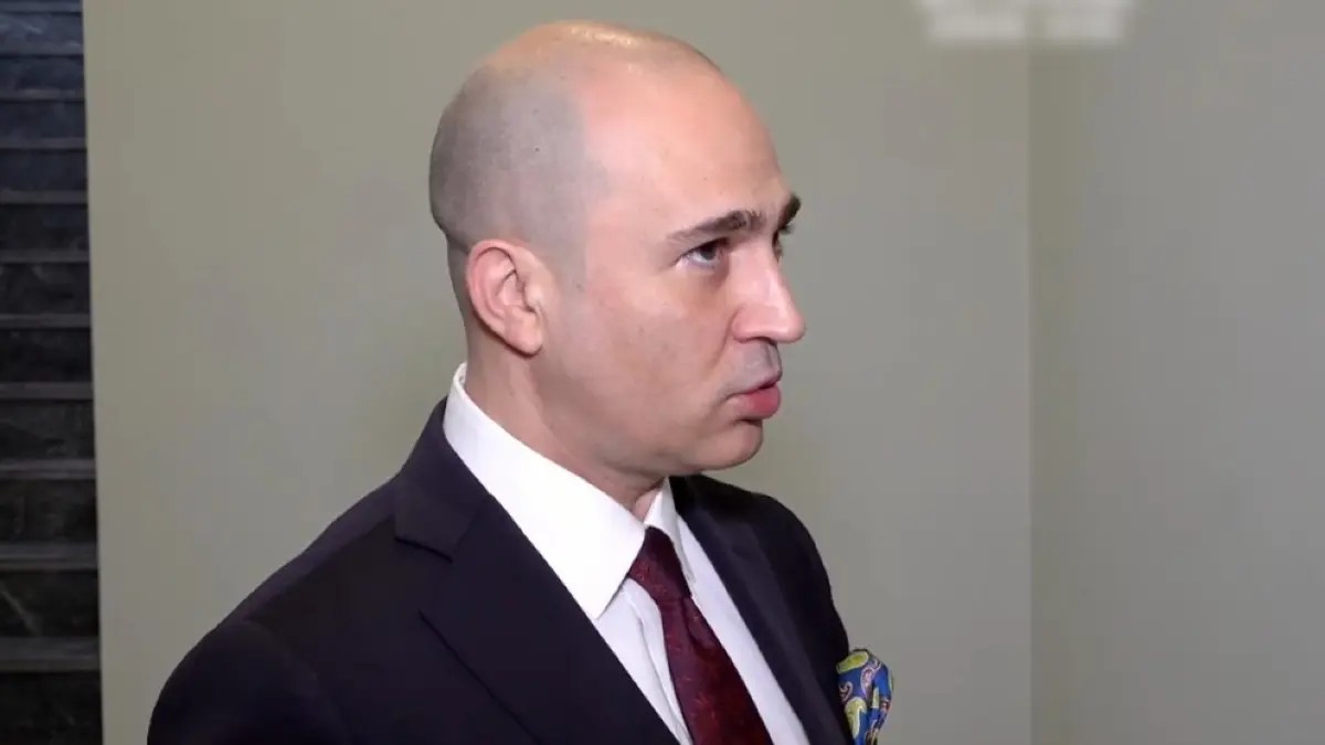 «Φουσκοχειλούδες…»: Σάλoς με Auτά που είπε ο Μπογδάνος για τις Ελληνίδες στο Ντουμπάι