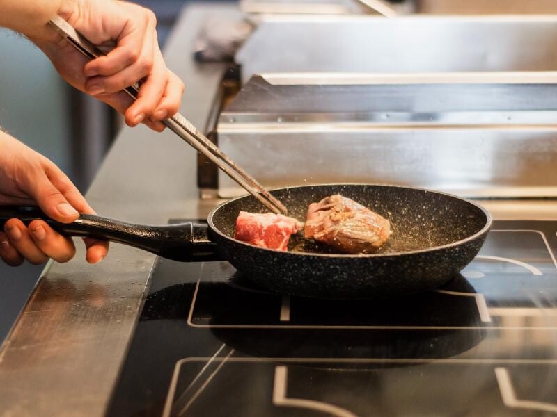 ΑΝΑΚΛΗΣΗ: Αυτό είναι το τηγάνι που μολύνει τα τρόφιμα με καρκινογόνο αρσενικό