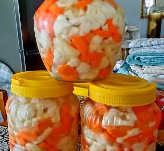 «Έτσι κάνουν οι παλιές νοικοκυρές το τουρσί και πετυχαίνει πάντα