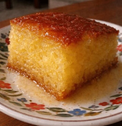 Αφράτο ρεβανί με σιμιγδάλι και σιρόπι που απορροφάται τέλεια