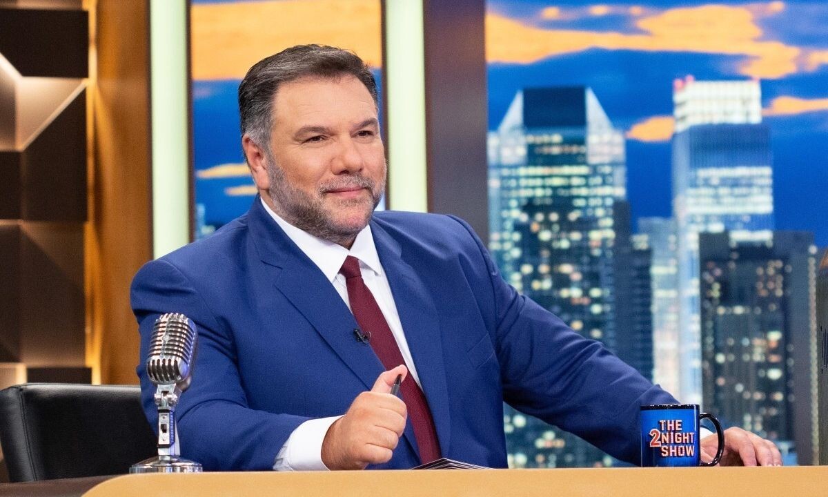 Θα γίνει μπαμπάς! Το ανακοίνωσε στον αέρα του The 2night Show: «Κάγκελο» ο Αρναούτογλου με την ανακοίνωση – Tpελάθnκε από τη χαρά του