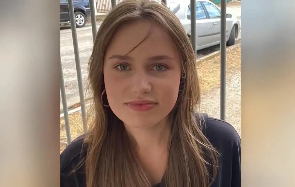 Αποκάλυψη για 16χρονη Λόρα: Ούτε το δικό της, ούτε της μαμάς της – Αυτό το όνομα έδωσε για το εισιτήριο