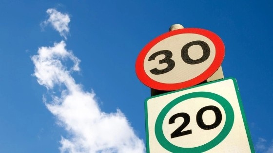 ΤΕΛΟΣ ΣΤΟΥΣ «ΓΚΑΖΙΑΡΗΔΕΣ»: ΝΕΑ ΤΕΧΝΟΛΟΓΙΑ ΜΠΛΟΚΑΡΕΙ ΤΗΝ ΥΠΕΡΒΟΛΙΚΗ ΤΑΧΥΤΗΤΑ