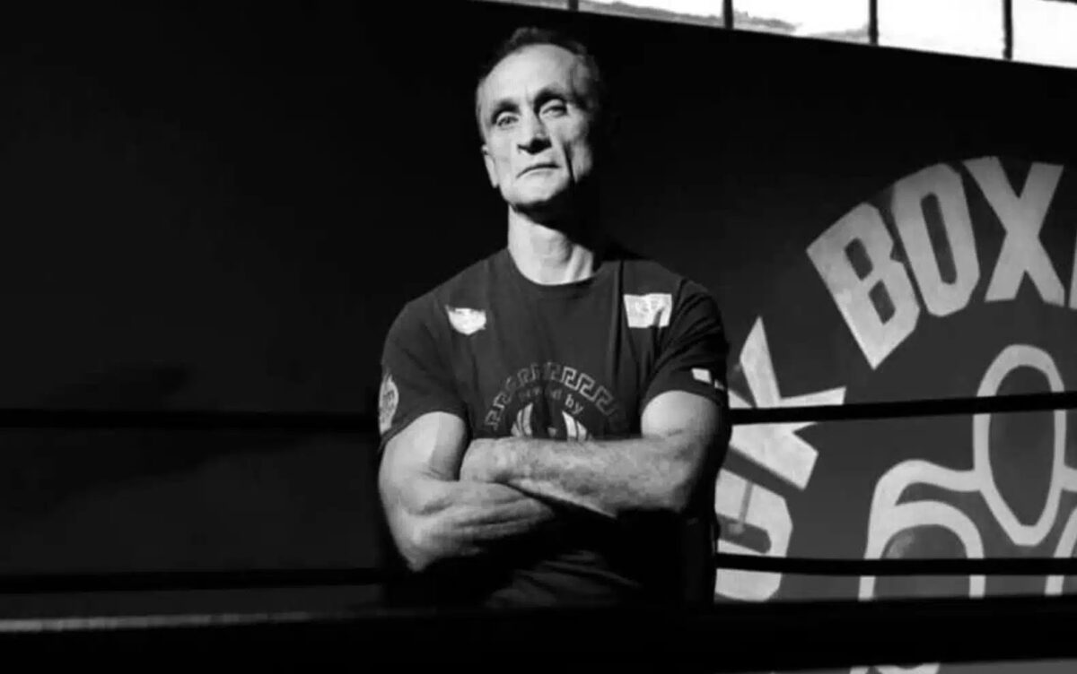 Πέθαvε ο Γιάννης Κακαράκης