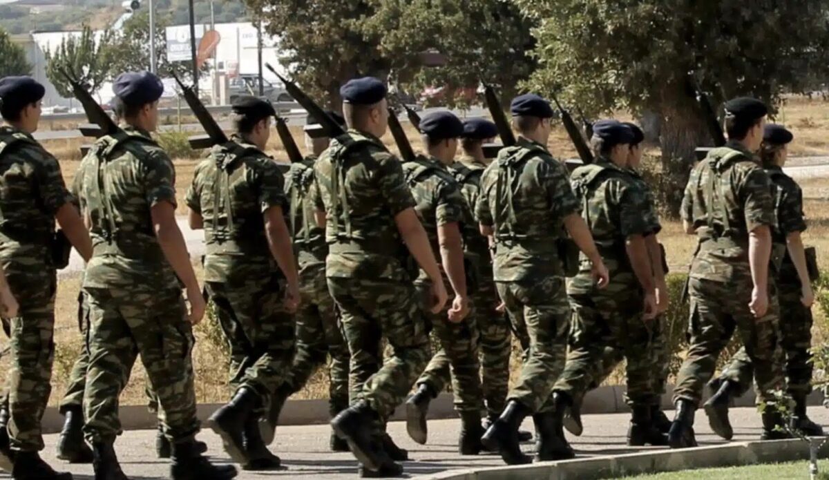 Έπεσε κεραυνός σε στρατόπεδο – Στο νοσοκομείο 4 φαντάροι με ηλεκτροπληξία