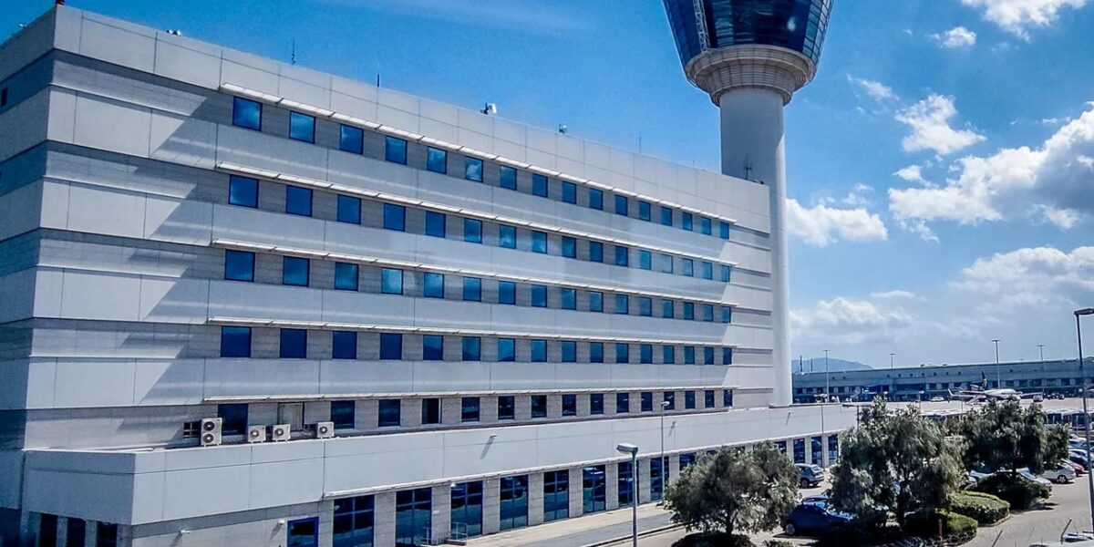 ΕΚΤΑΚΤΟ: Αναγκαστική προσγείωση αεροπλάνου που εκτελούσε την πτήση Αθήνα-Πάρος