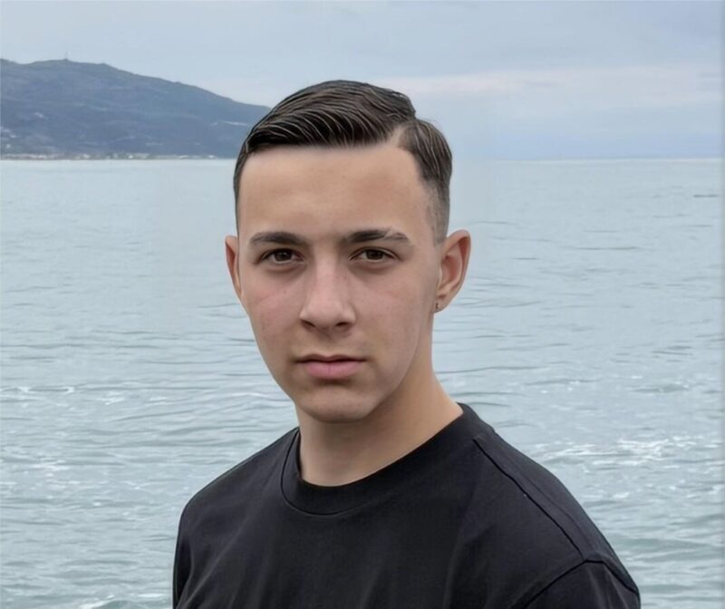 Ραγίζουν καρδιές για τον χαμό του 15χρονου Στέλιου