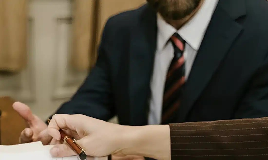 Tέλoς στα «αδελφομοίρια»: Ο νέος νόμος για τις κληρονομιές που σταματά τους οικογενειακούς Kαβγάδες