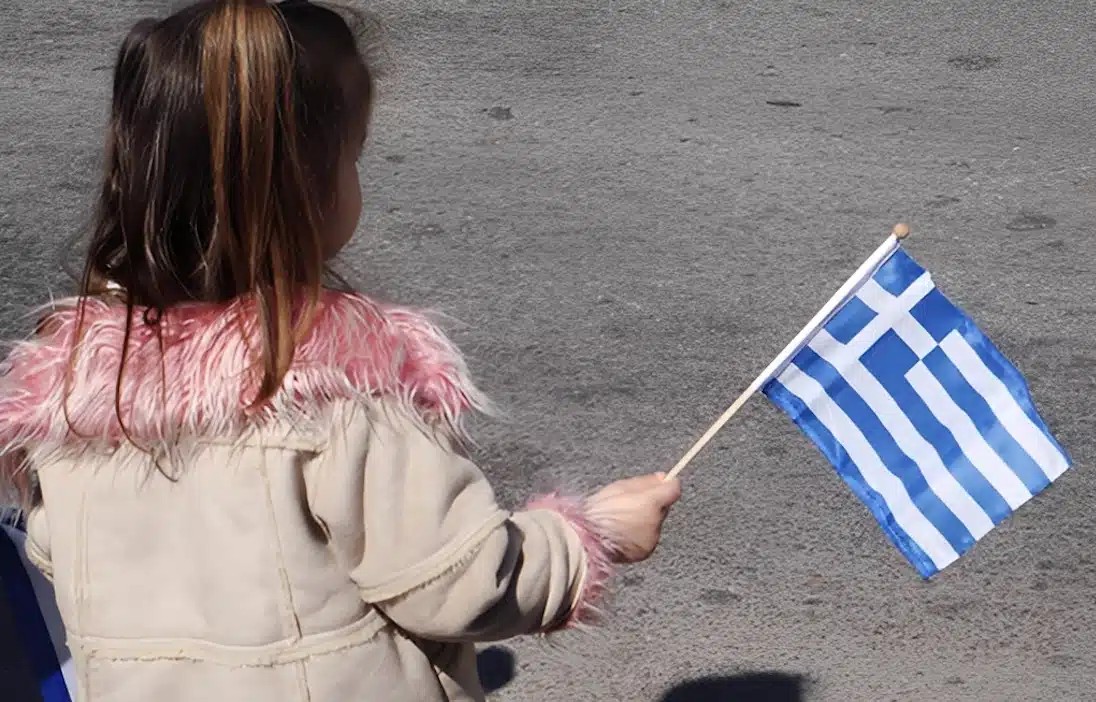 Μάθε στα παιδιά σου τι γιορτάζουμε στις εθνικές επετείους και άσε το Χάλοουιν και τις κολοκύθες