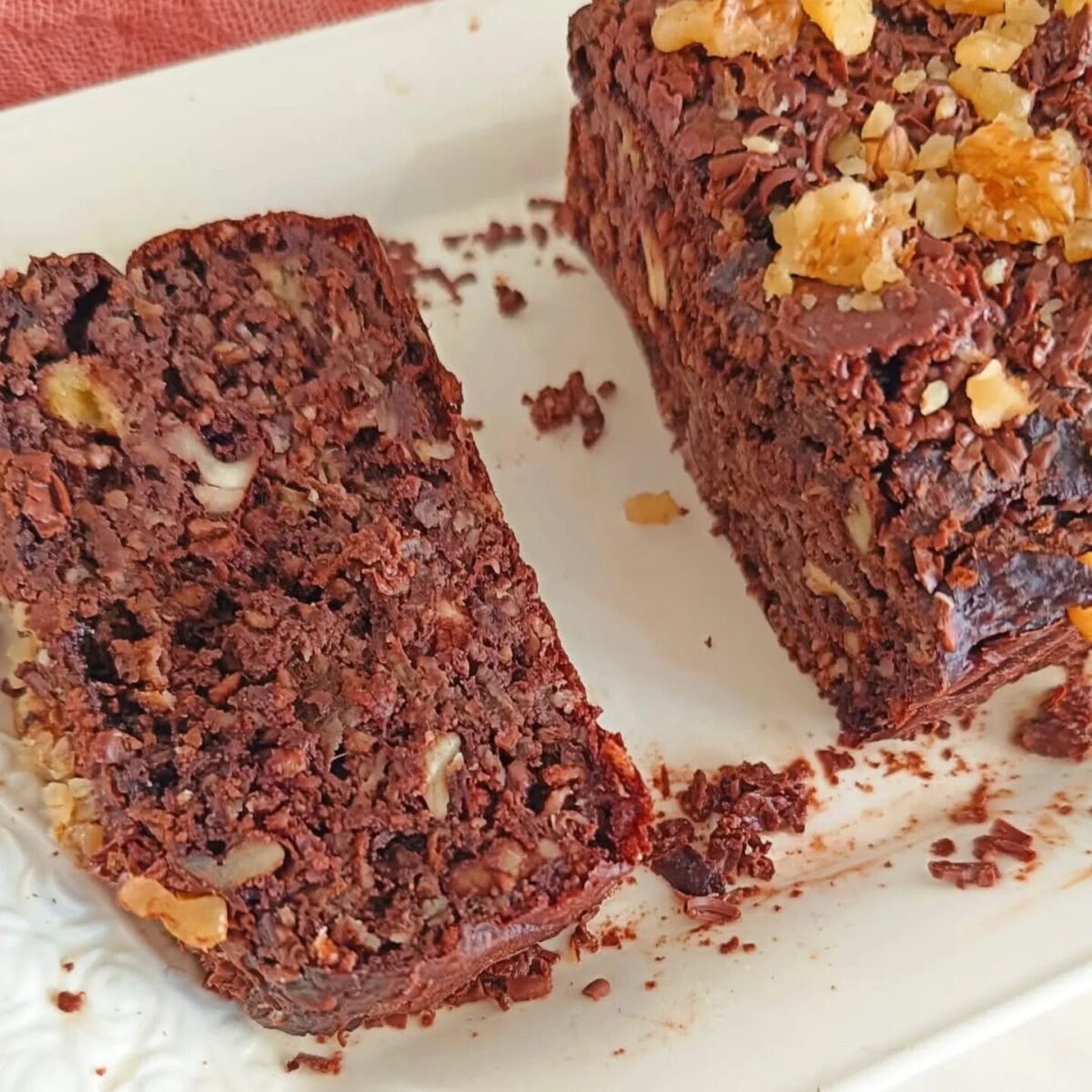 Κέικ χωρίς ζάχαρη και αλεύρι με μπανάνα και βρώμη – Εύκολο και υγιεινό