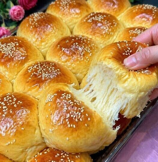 Τα ψωμάκια γάλακτος της μαμάς: Πιο αφράτα και από σύννεφο, για το τέλειο σχολικό κολατσιό!