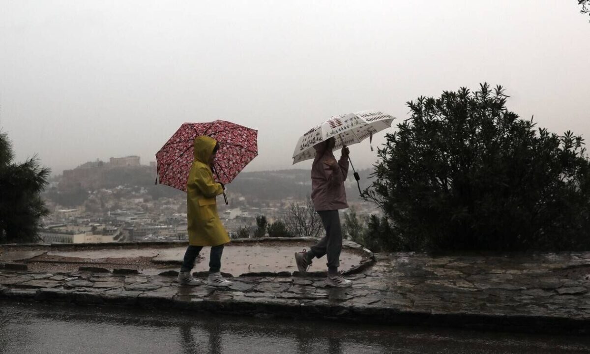 Καιρός: Ψυχρό μέτωπο… εξπρές φέρνει βροχές και καταιγίδες – Πότε και που πέφτει η θερμοκρασία