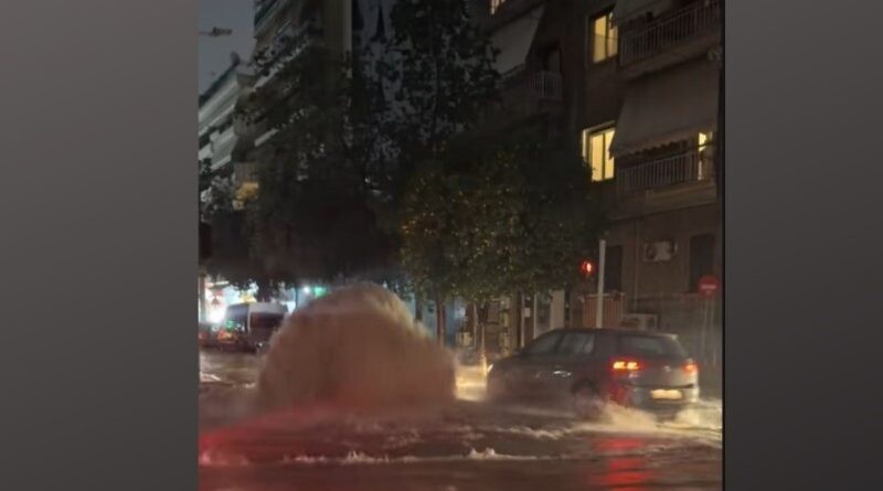 Νέο… συντριβάνι απέκτησε η Καλλιθέα μετά το πέρασμα της κακοκαιρίας Byron – Video