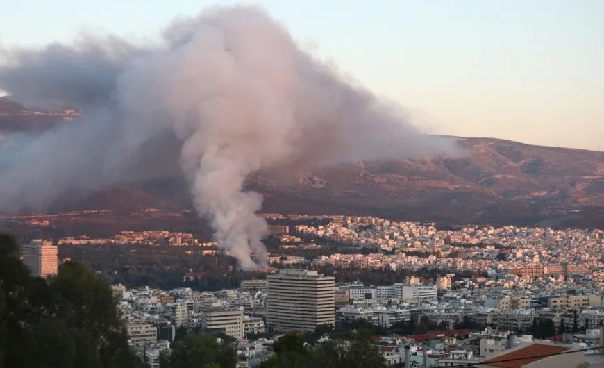 EKTAKTO: Φωτιά τώρα μέσα στην Αθήνα – Ήχησε το 112