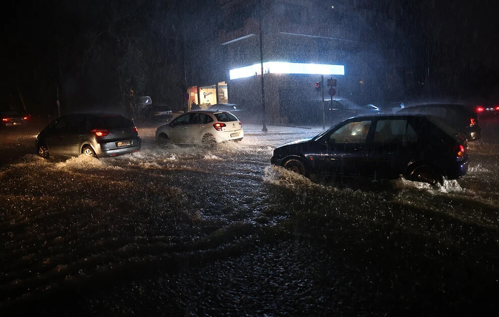 EKTAKTO: ΜΠΛΑΚ AOYT ΤΩΡΑ ΣΤΗΝ ΑΘΗΝΑ – XAOΣ