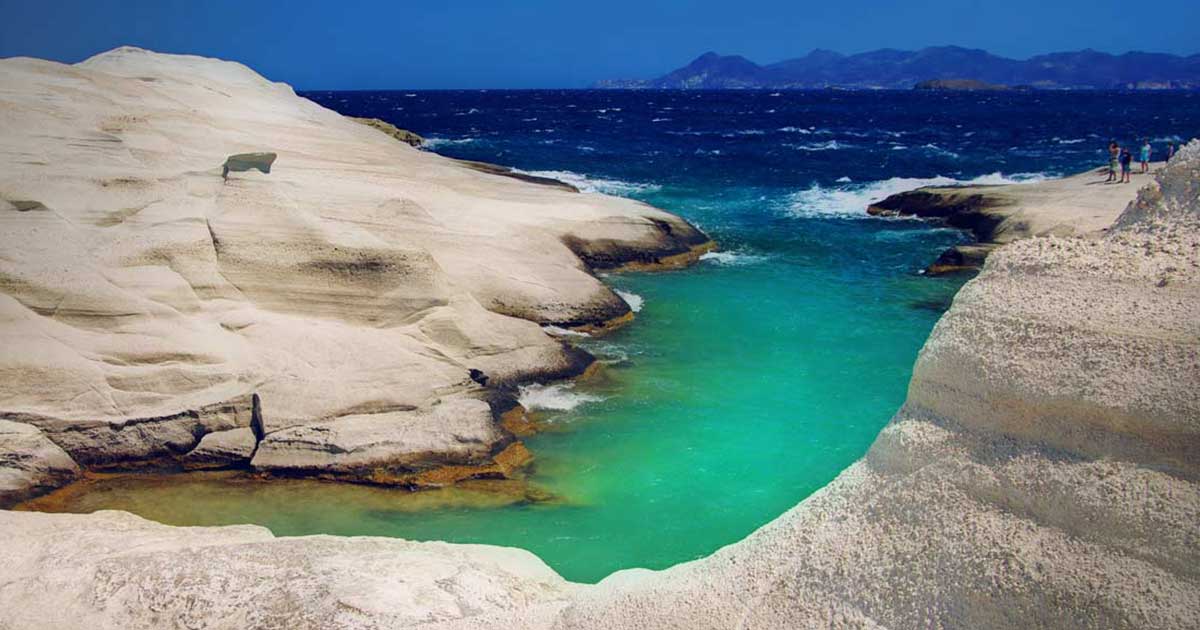 Σαρακήνικο: Η μικρή πανέμορφη παραλία που είναι το πιο φωτογραφημένο τοπίο του Αιγαίου!